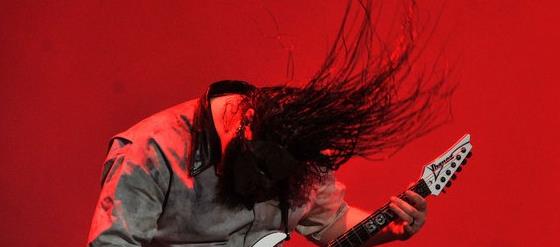 O κιθαρίστας των Slipknot μαχαιρώθηκε στο κεφάλι από τον αδερφό του!